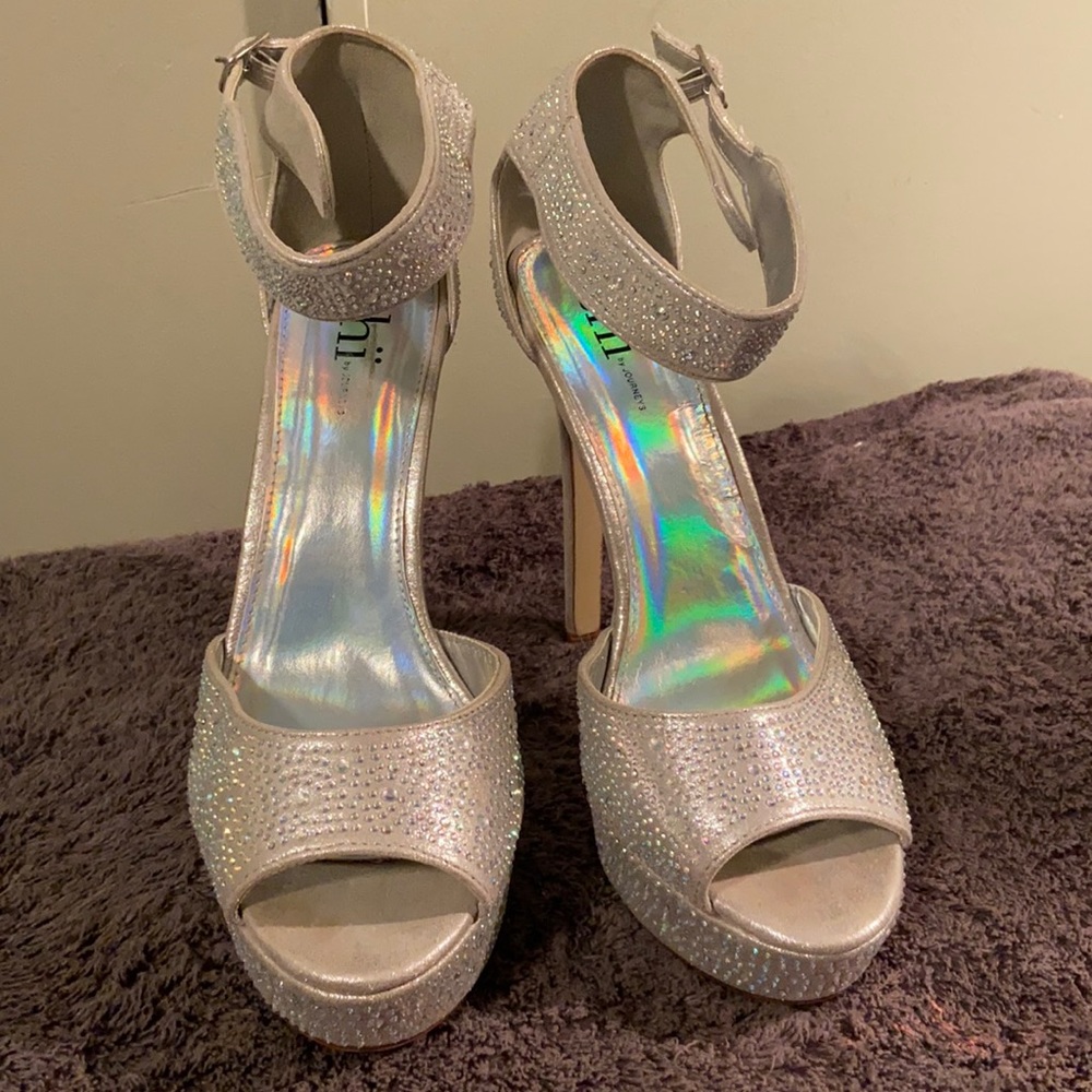 Shi women's size 8.5 iridescent silver shoes with ankle strap and accent stones